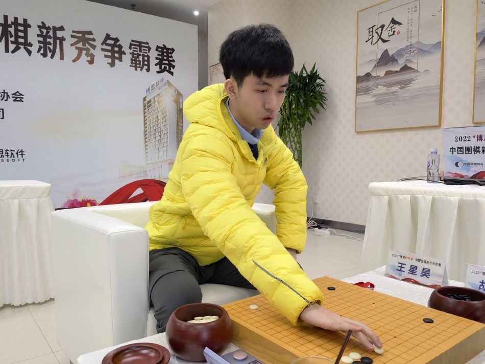 大马丁：世界杯决赛罗梅罗双脚铲姆巴佩我说你敢拿红我会打死你今阿根廷门将马丁内斯日前接受了ESPN采访，并透露了自己在世界杯决赛期间和队友克里斯蒂安-罗梅罗的对话。